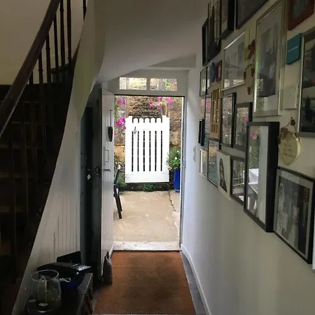 Oda ve Kahvaltı Ancien Relais De Poste The Old Post Office Saint-Martial-d'Albarede