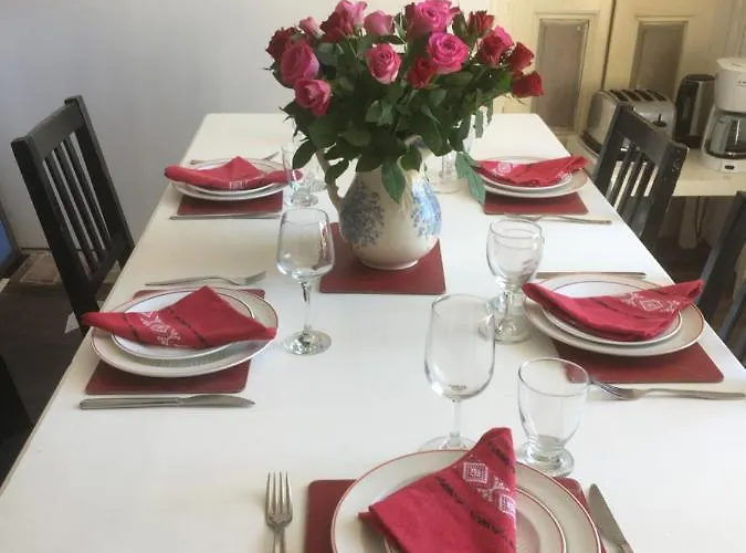 Ancien Relais De Poste The Old Post Office 4* Saint-Martial-d'Albarede