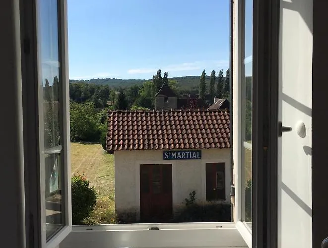 Ancien Relais De Poste The Old Post Office 4* Saint-Martial-d'Albarede