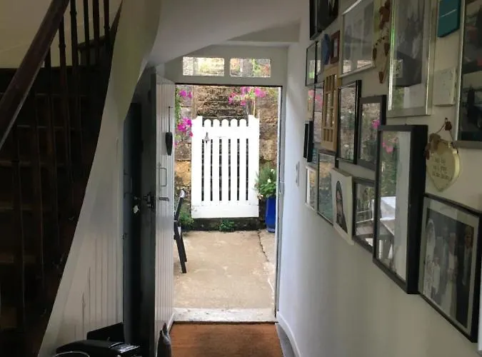 לינה וארוחת בוקר Ancien Relais De Poste The Old Post Office Saint-Martial-d'Albarede