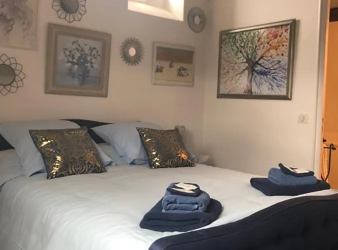 Ancien Relais De Poste The Old Post Office לינה וארוחת בוקר 4*