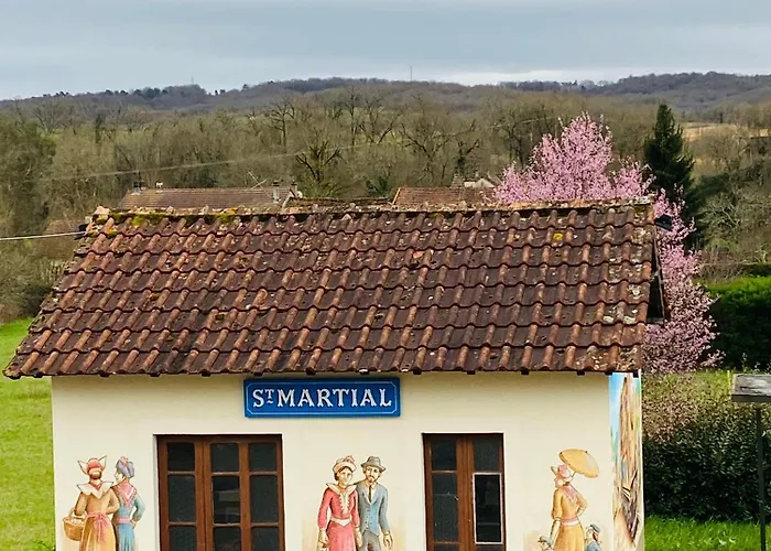 Ancien Relais De Poste The Old Post Office 4* Saint-Martial-d'Albarede