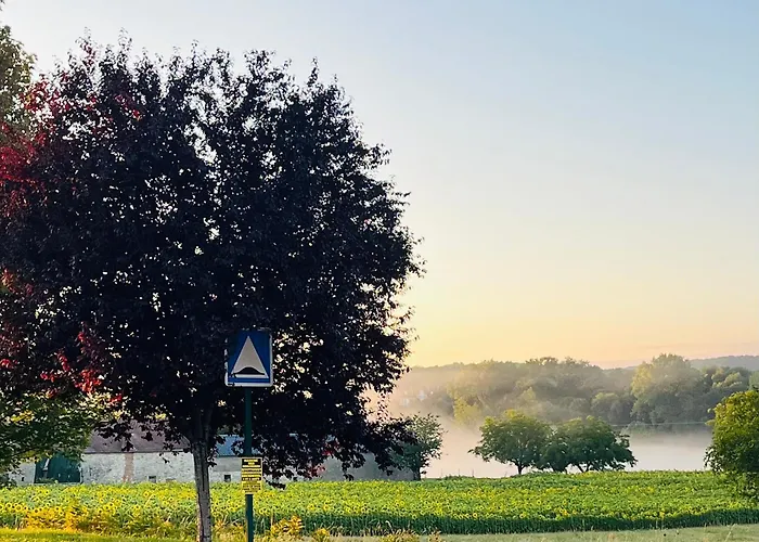 לינה וארוחת בוקר Ancien Relais De Poste The Old Post Office Saint-Martial-d'Albarede